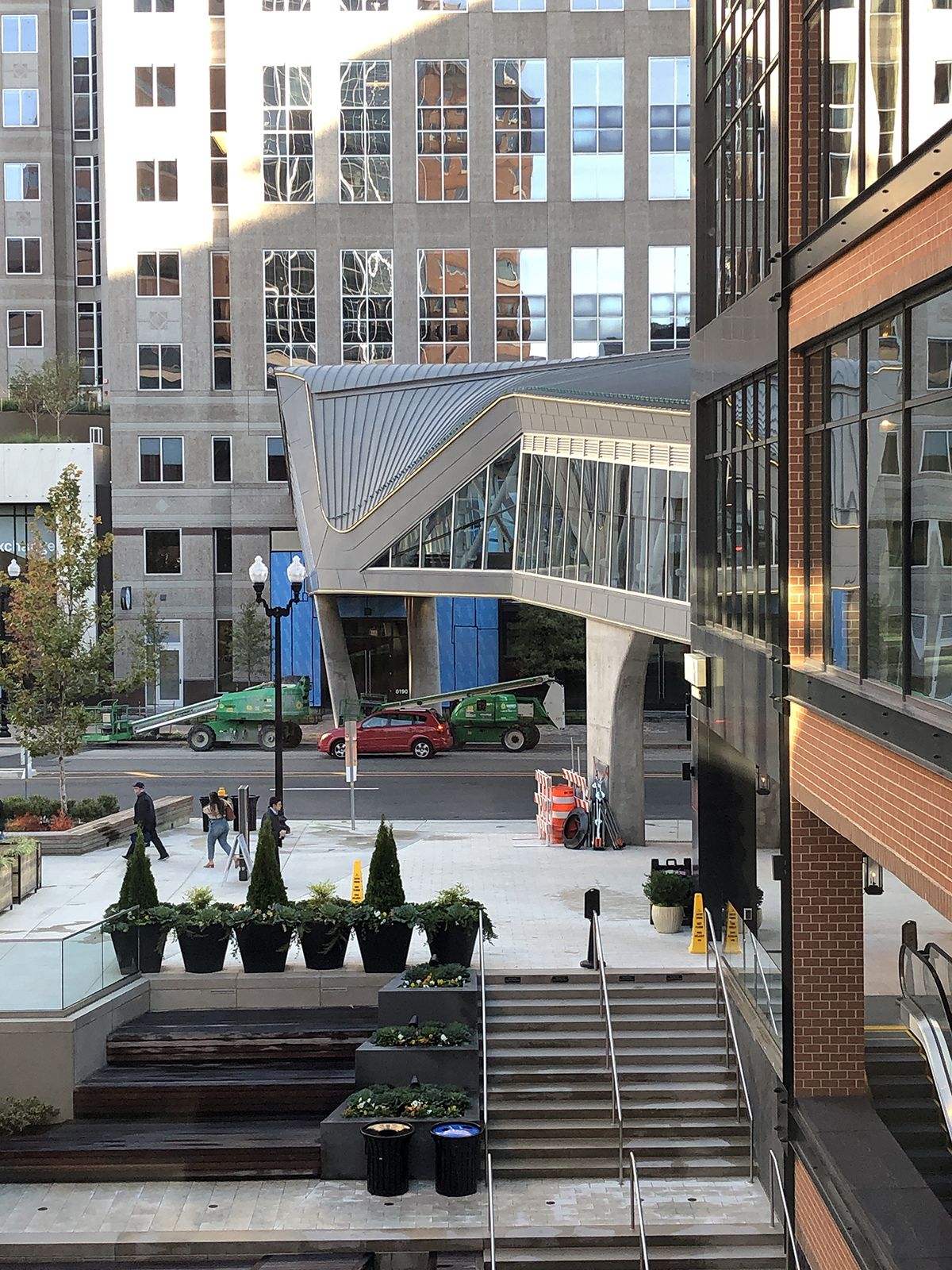 18 Ballston Walkway Plaza View credit MCiccarelli.jpg