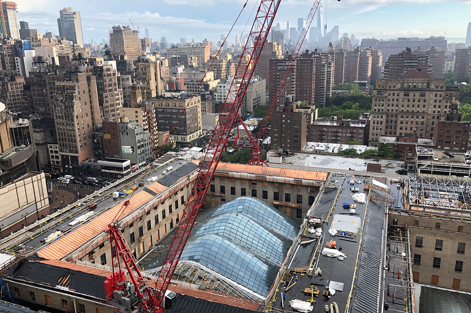 4_Moynihan Train Hall - 11 - Main Boarding Concourse Skylight Installation (looking south) - photo by Severud.jpg