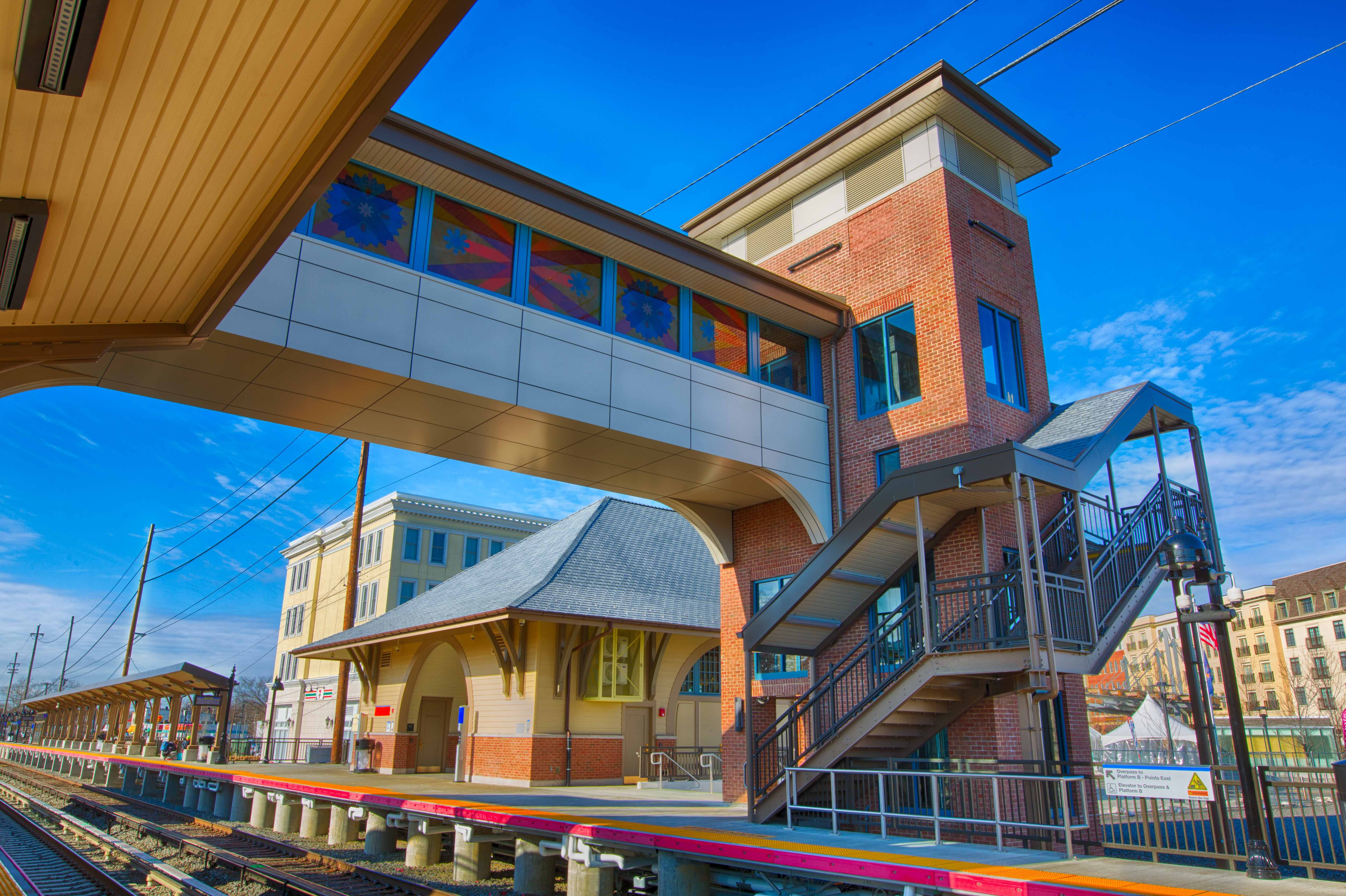 Wyandanch-Pinelawn-LIRR-Stations-7595_HDR.jpg