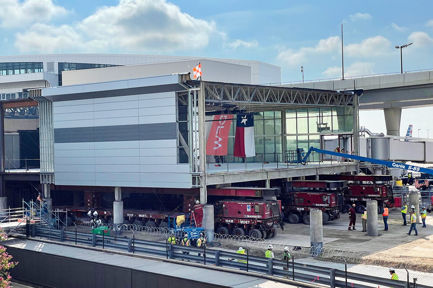 2_Module 1 being set on the concrete columns at the terminal site.jpg