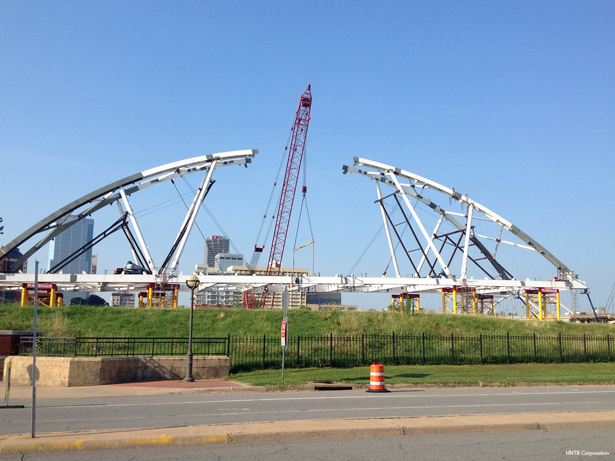 Broadway-Bridge-over-the-Arkansas-River-11-courtesy-of-HNTB-Corporation.jpg